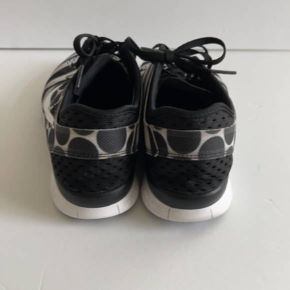 COPY - Women’s Size 8 NIke TR Fit 5 Black & White polka dots & stripes - Picture 2 of 6